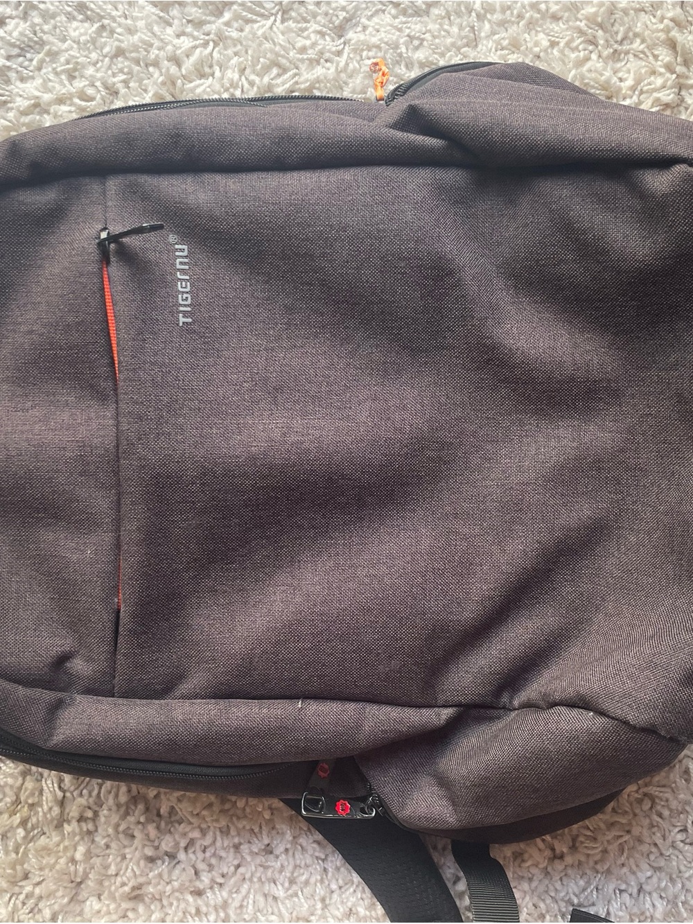 TIGERNU Men's Dark Gray Everyday Backpack. Padded computer storage.